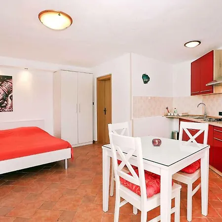 Apartment In I