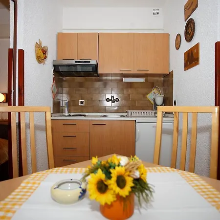 In I Apartment